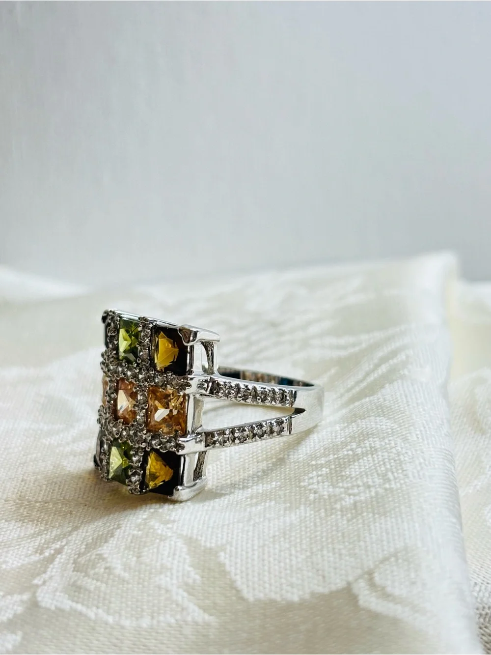 Elegant Crystal Cluster Cocktail Statement Ring Rhinestones Size 10